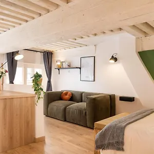 les-cocon-des-pentes-de-la-soie.hotels-rhonealpes.com/